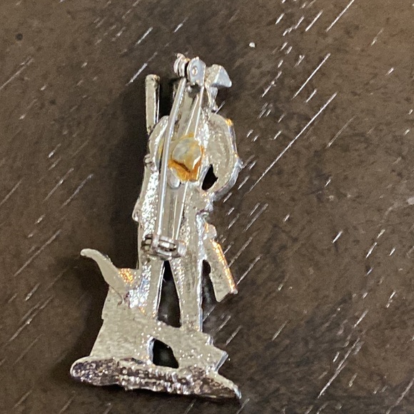Cinerama Cranston RI Minuteman Silver Tone Brooch - Picture 2 of 3